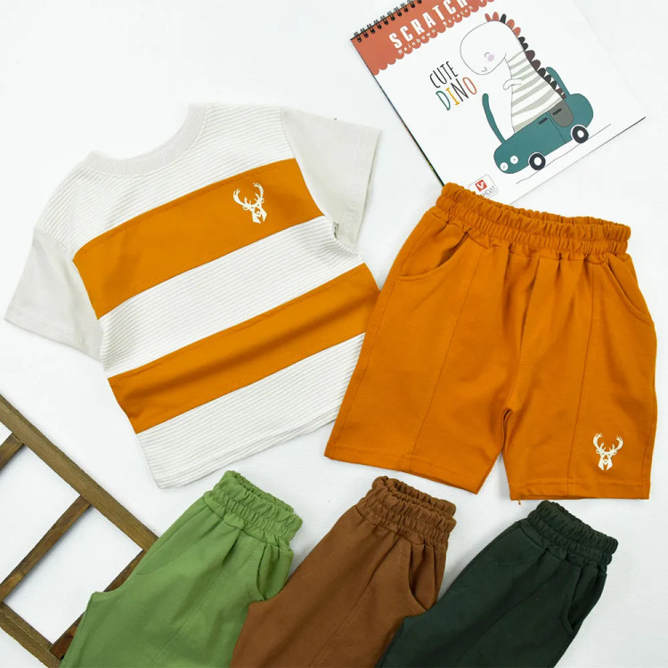 ست تیشرت و شلوارک پسرانه طرح گوزن مدل راه راه