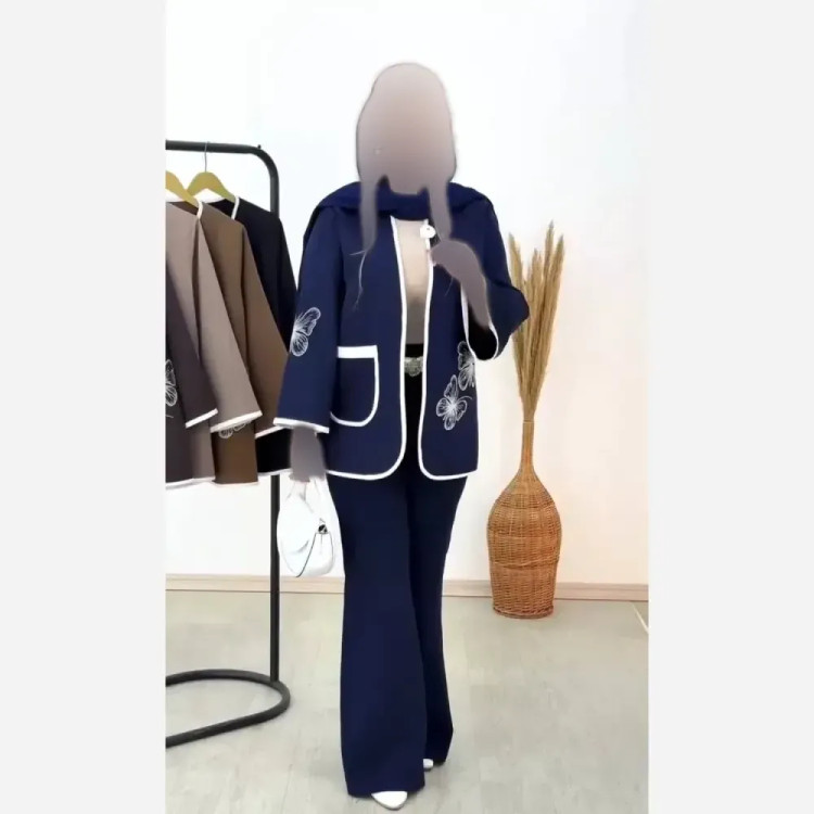 مانتو شلوار ستاره مازراتی زنانه در رنگبندی مشکی، سرمه ای، خاکی و شکلاتی در سایزهای یک و دو